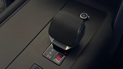 2022 (22) LAND ROVER DISCOVERY 3.0 D300 R-Dynamic SE 5dr Auto 5233256