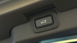 2022 (22) LAND ROVER DISCOVERY 3.0 D300 R-Dynamic SE 5dr Auto 5233283