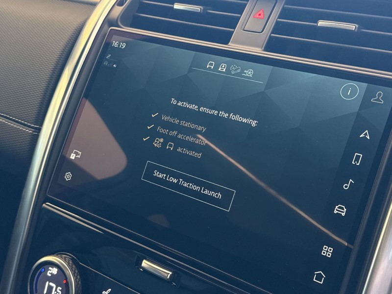 2022 (22) LAND ROVER DISCOVERY 3.0 D300 R-Dynamic SE 5dr Auto 5233276