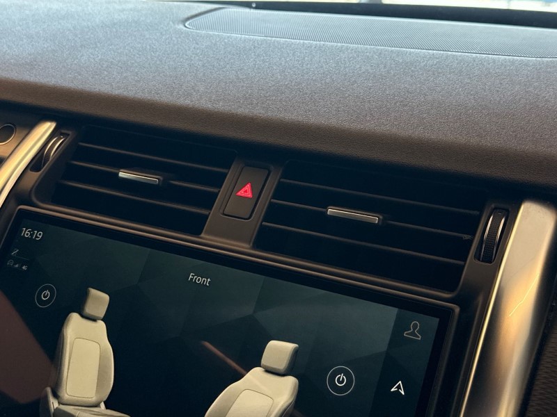 2022 (22) LAND ROVER DISCOVERY 3.0 D300 R-Dynamic SE 5dr Auto 5233278