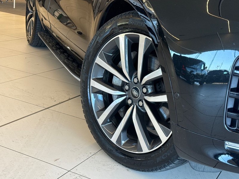 2022 (22) LAND ROVER DISCOVERY 3.0 D300 R-Dynamic SE 5dr Auto 5233287