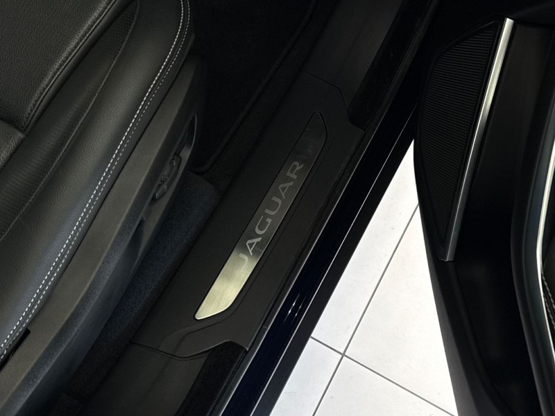 2023 (73) JAGUAR F-PACE 2.0 D200 R-Dynamic SE Black 5dr Auto AWD 5224171