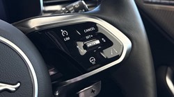 2023 (73) JAGUAR F-PACE 2.0 D200 R-Dynamic SE Black 5dr Auto AWD 5224161