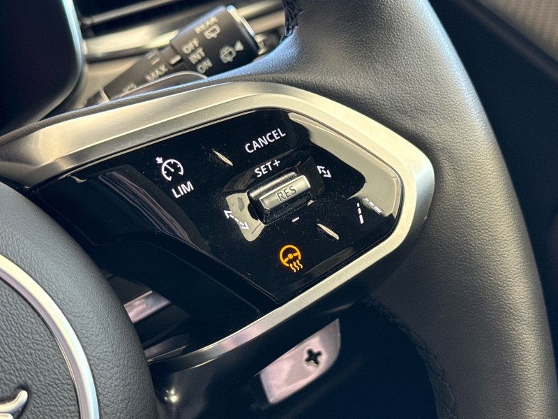 2023 (73) JAGUAR F-PACE 2.0 D200 R-Dynamic SE Black 5dr Auto AWD 5224159