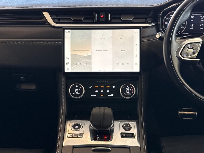 2024 (24) JAGUAR F-PACE 2.0 D200 R-Dynamic HSE Black 5dr Auto AWD 5231494