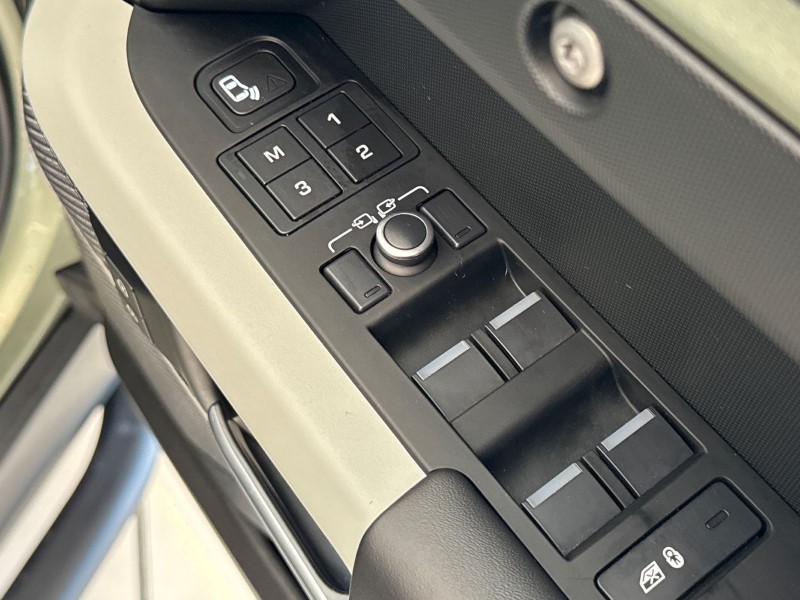 2022 (71) LAND ROVER DEFENDER 3.0 D250 X-Dynamic HSE 110 5dr Auto 5277179