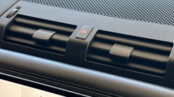 2022 (71) LAND ROVER DEFENDER 3.0 D250 X-Dynamic HSE 110 5dr Auto 5277191