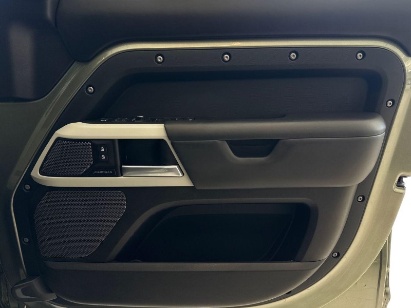 2022 (71) LAND ROVER DEFENDER 3.0 D250 X-Dynamic HSE 110 5dr Auto 5277178