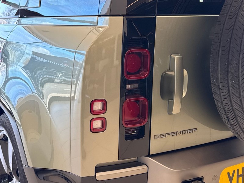2022 (71) LAND ROVER DEFENDER 3.0 D250 X-Dynamic HSE 110 5dr Auto 5277175