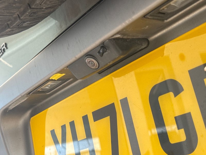 2022 (71) LAND ROVER DEFENDER 3.0 D250 X-Dynamic HSE 110 5dr Auto 5277195