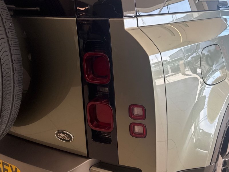2022 (71) LAND ROVER DEFENDER 3.0 D250 X-Dynamic HSE 110 5dr Auto 5277201