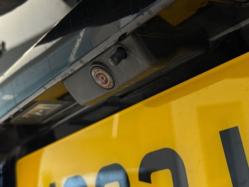 2023 (23) LAND ROVER DEFENDER 3.0 D250 X-Dynamic HSE 110 5dr Auto [7 Seat] 5213168