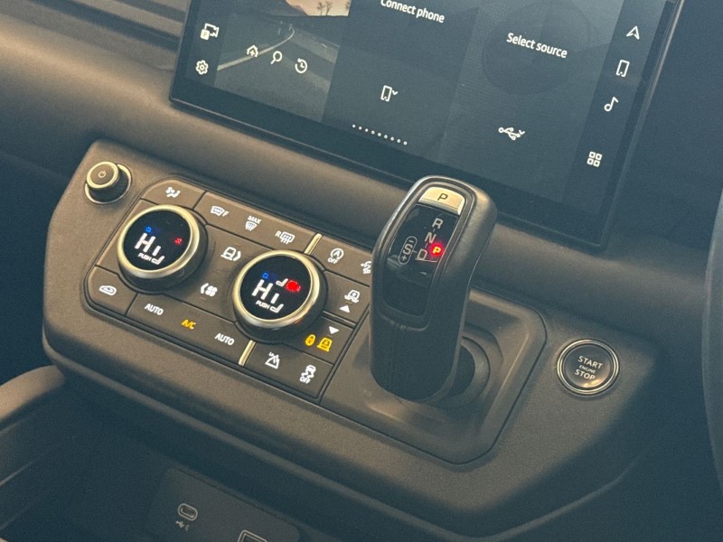 2023 (23) LAND ROVER DEFENDER 3.0 D250 X-Dynamic HSE 110 5dr Auto [7 Seat] 5213142