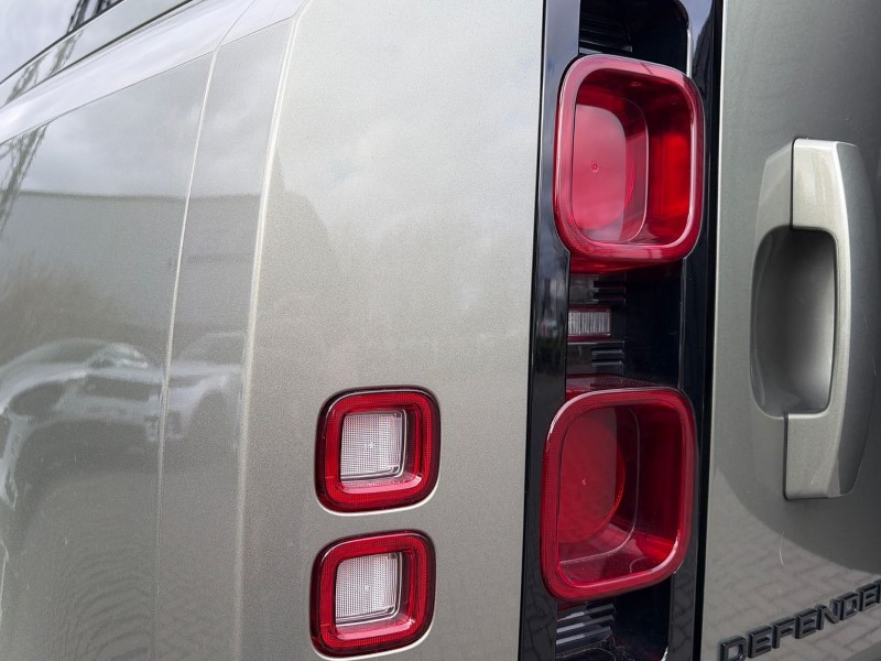 2022 (72) LAND ROVER DEFENDER 3.0 D250 X-Dynamic SE 90 3dr Auto 5216367