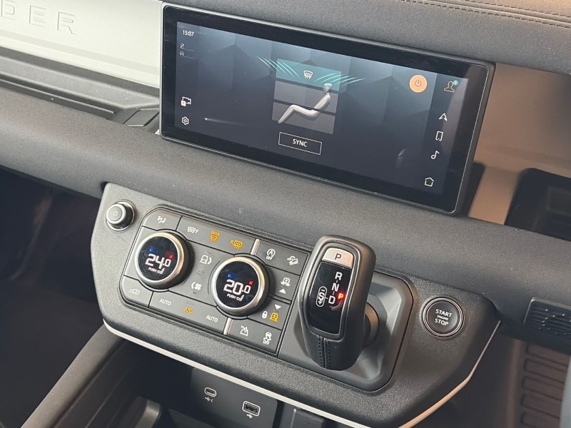 2022 (72) LAND ROVER DEFENDER 3.0 D250 X-Dynamic SE 90 3dr Auto 5216383