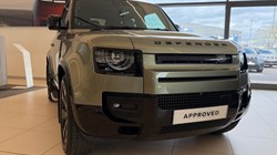 2022 (72) LAND ROVER DEFENDER 3.0 D250 X-Dynamic SE 90 3dr Auto 5216404