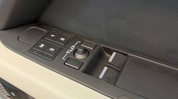 2022 (72) LAND ROVER DEFENDER 3.0 D250 X-Dynamic SE 90 3dr Auto 5216372
