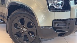 2022 (72) LAND ROVER DEFENDER 3.0 D250 X-Dynamic SE 90 3dr Auto 5216393