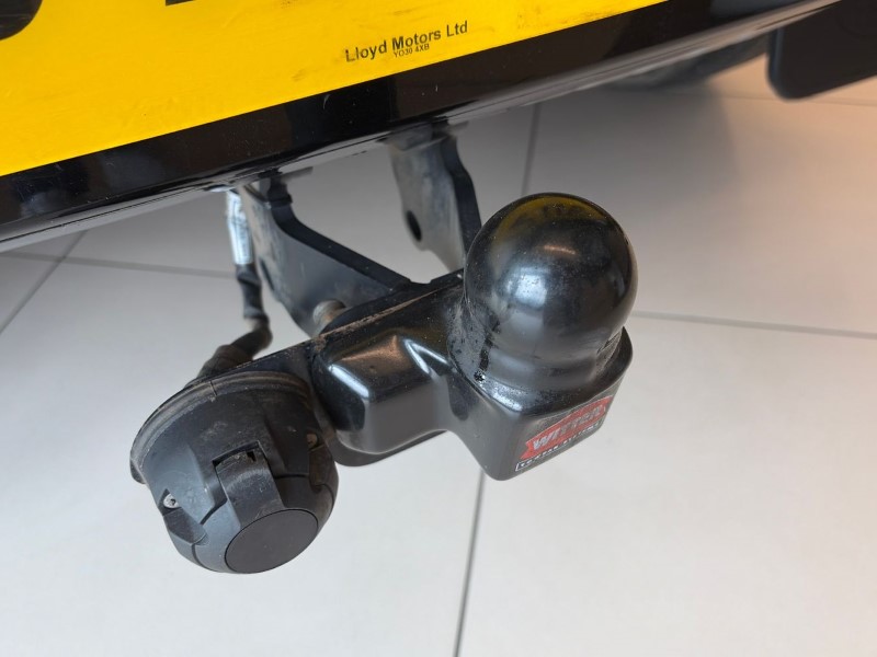 2022 (72) LAND ROVER DEFENDER 3.0 D250 X-Dynamic SE 90 3dr Auto 5216370