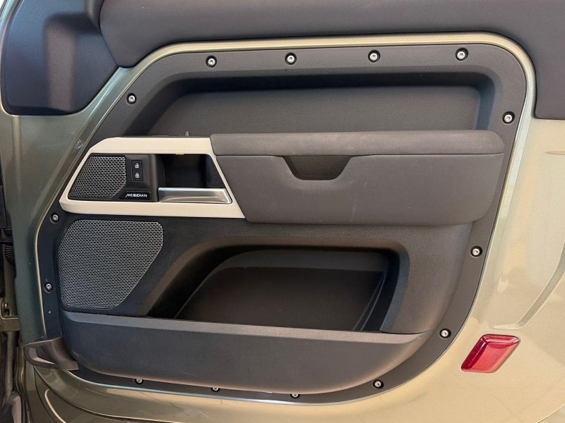 2022 (72) LAND ROVER DEFENDER 3.0 D250 X-Dynamic SE 90 3dr Auto 5216371