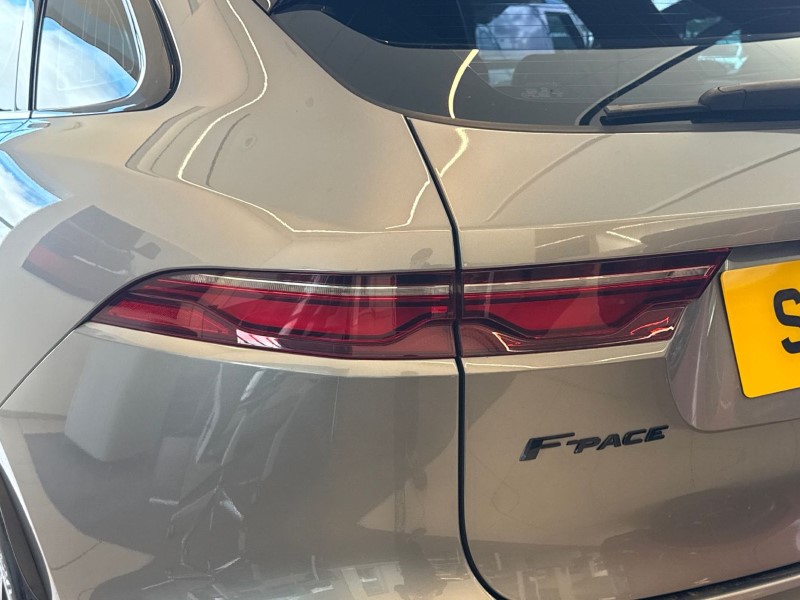 2021 (71) JAGUAR F-PACE 2.0 D200 R-Dynamic SE 5dr Auto AWD 5236772