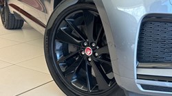 2021 (71) JAGUAR F-PACE 2.0 D200 R-Dynamic SE 5dr Auto AWD 5236796
