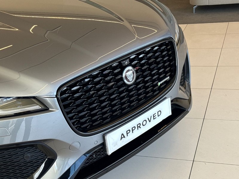 2021 (71) JAGUAR F-PACE 2.0 D200 R-Dynamic SE 5dr Auto AWD 5236795