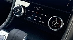 2021 (71) JAGUAR F-PACE 2.0 D200 R-Dynamic SE 5dr Auto AWD 5236784