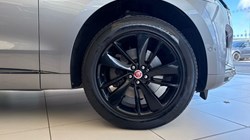 2021 (71) JAGUAR F-PACE 2.0 D200 R-Dynamic SE 5dr Auto AWD 5236761