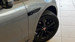 2021 (71) JAGUAR F-PACE 2.0 D200 R-Dynamic SE 5dr Auto AWD 5236801