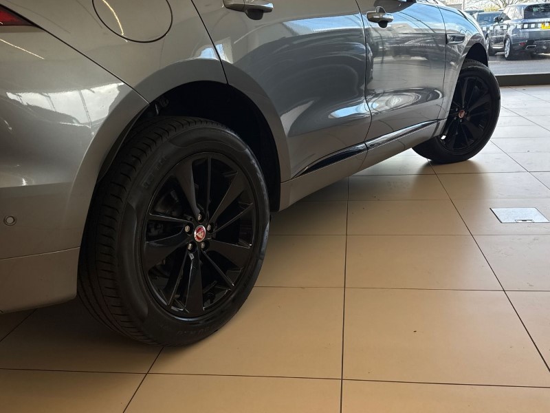 2021 (71) JAGUAR F-PACE 2.0 D200 R-Dynamic SE 5dr Auto AWD 5236800
