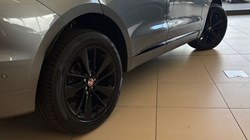 2021 (71) JAGUAR F-PACE 2.0 D200 R-Dynamic SE 5dr Auto AWD 5236800