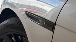 2021 (71) JAGUAR F-PACE 2.0 D200 R-Dynamic SE 5dr Auto AWD 5236773