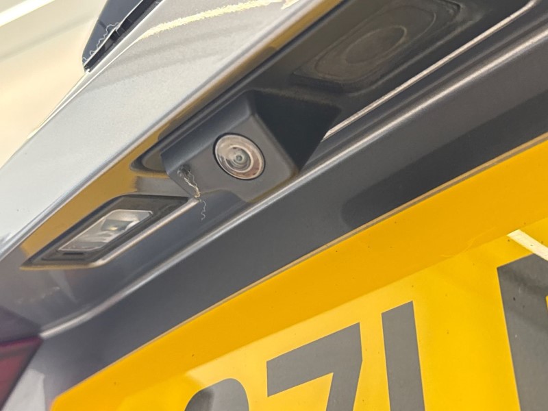 2021 (71) JAGUAR F-PACE 2.0 D200 R-Dynamic SE 5dr Auto AWD 5236793