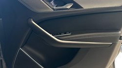 2021 (71) JAGUAR F-PACE 2.0 D200 R-Dynamic SE 5dr Auto AWD 5236774