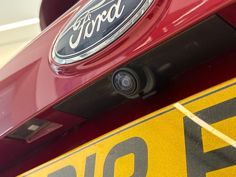 2018 (18) FORD KUGA 2.0 TDCi 180 ST-Line 5dr 5210543