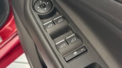 2018 (18) FORD KUGA 2.0 TDCi 180 ST-Line 5dr 5210528