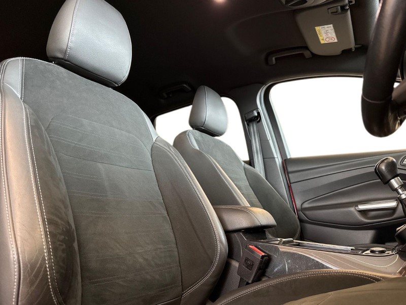 2018 (18) FORD KUGA 2.0 TDCi 180 ST-Line 5dr 5210531