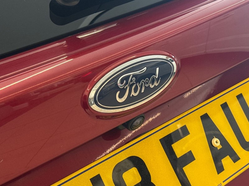 2018 (18) FORD KUGA 2.0 TDCi 180 ST-Line 5dr 5210547