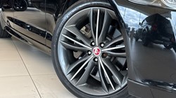 2017 (67) JAGUAR XJ 3.0d V6 R-Sport 4dr Auto 5216289
