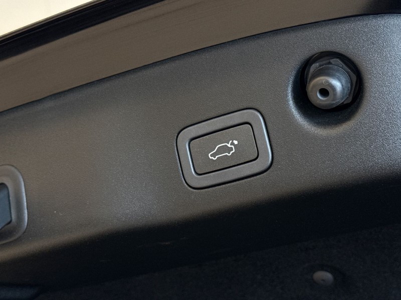 2017 (67) JAGUAR XJ 3.0d V6 R-Sport 4dr Auto 5216285