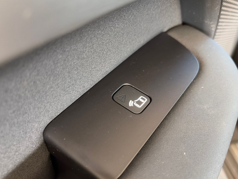 2022 (22) LAND ROVER DISCOVERY 3.0 D300 R-Dynamic SE 5dr Auto 5233897