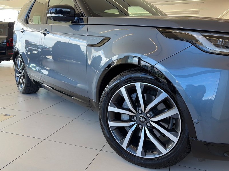 2022 (22) LAND ROVER DISCOVERY 3.0 D300 R-Dynamic SE 5dr Auto 5233885