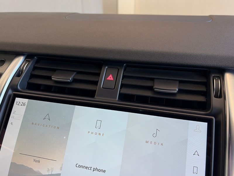 2022 (22) LAND ROVER DISCOVERY 3.0 D300 R-Dynamic SE 5dr Auto 5233875