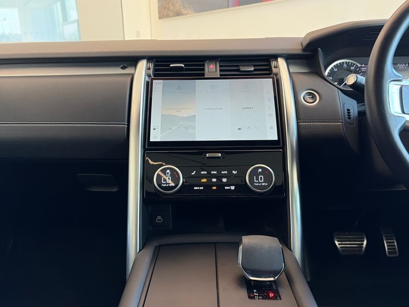 2022 (22) LAND ROVER DISCOVERY 3.0 D300 R-Dynamic SE 5dr Auto 5233852