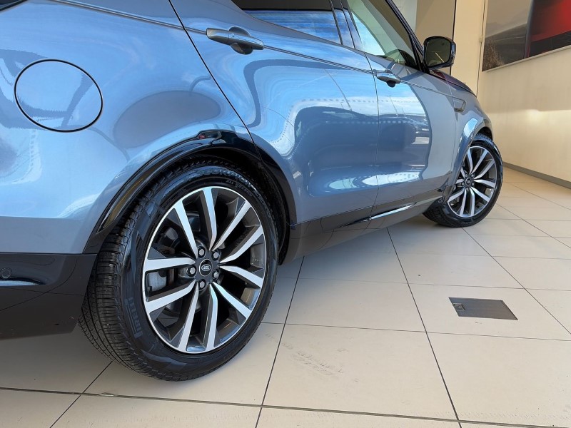 2022 (22) LAND ROVER DISCOVERY 3.0 D300 R-Dynamic SE 5dr Auto 5233889