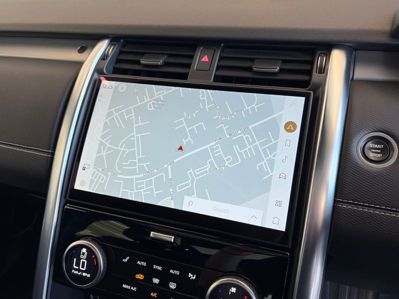 2022 (22) LAND ROVER DISCOVERY 3.0 D300 R-Dynamic SE 5dr Auto 5233869