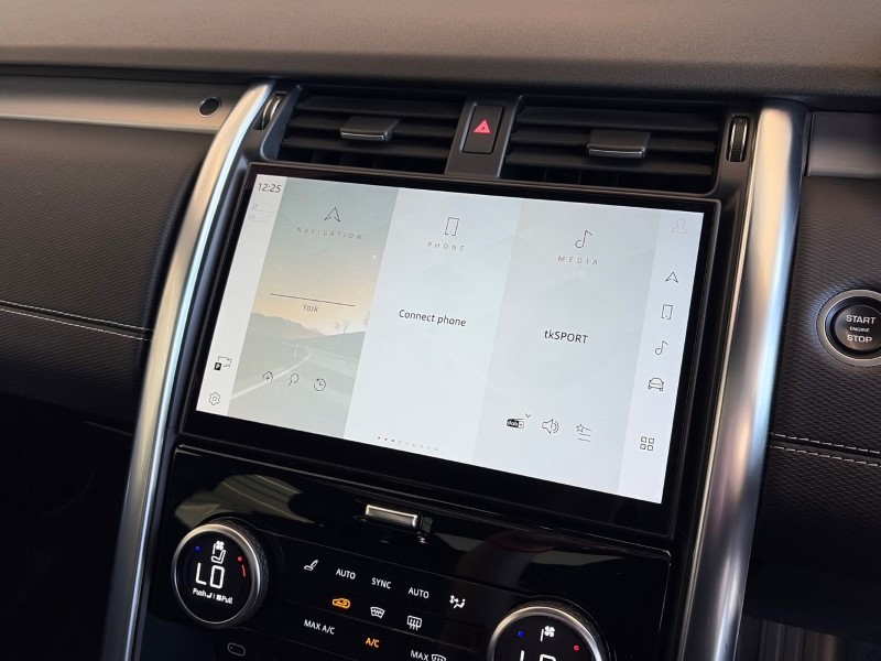 2022 (22) LAND ROVER DISCOVERY 3.0 D300 R-Dynamic SE 5dr Auto 5233868