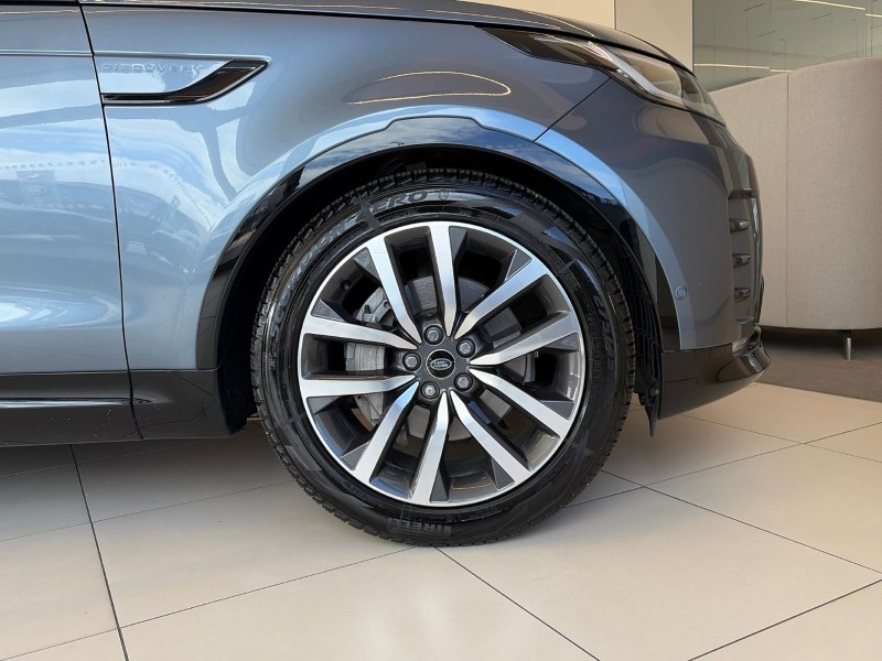 2022 (22) LAND ROVER DISCOVERY 3.0 D300 R-Dynamic SE 5dr Auto 5233846