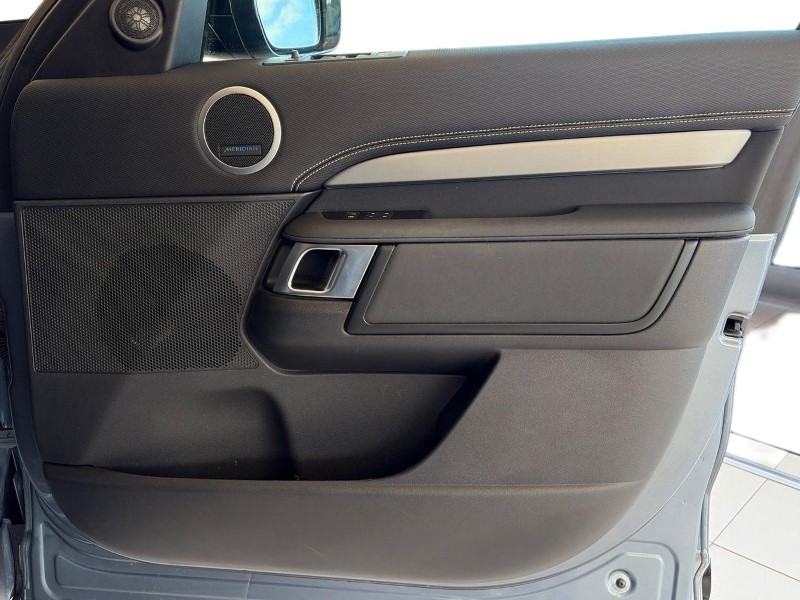 2022 (22) LAND ROVER DISCOVERY 3.0 D300 R-Dynamic SE 5dr Auto 5233861